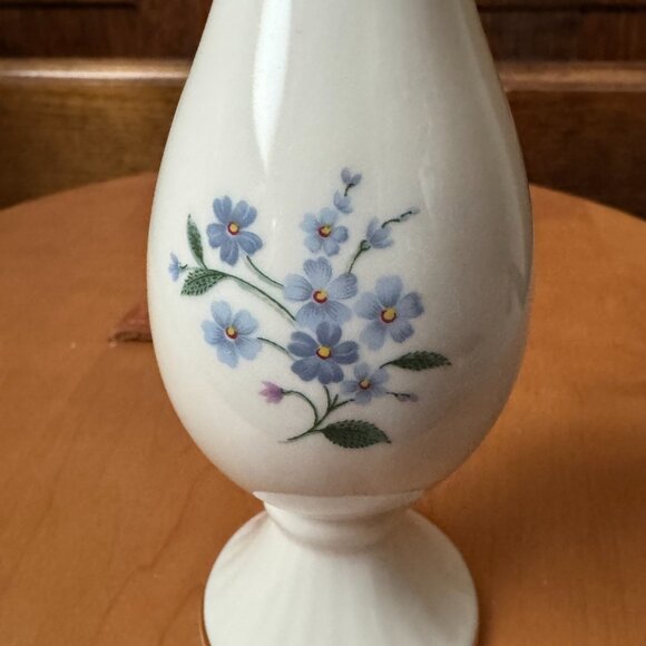 #3 Royal Kent White w/Blue Forget-Me-Nots Porcelain Bud Vase - Picture 5 of 9